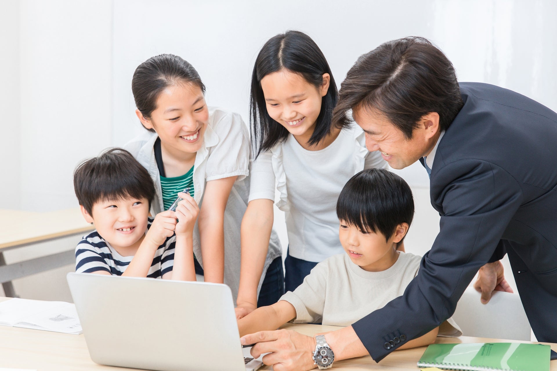 FLUX Japan | レーザー加工機の販売と技術サポート